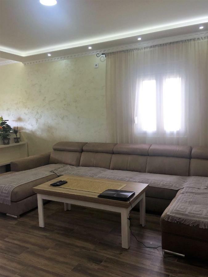 Eko Apartmani Krackovic Golubovci Exterior photo